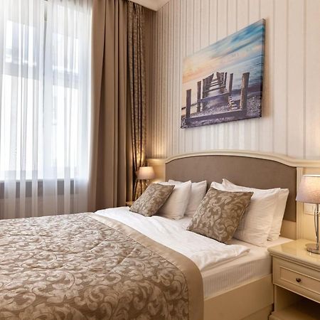 Royal Mini-Apart Hotel On Rynok Square Lviv Ngoại thất bức ảnh