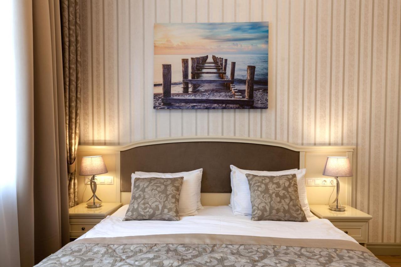 Royal Mini-Apart Hotel On Rynok Square Lviv Ngoại thất bức ảnh