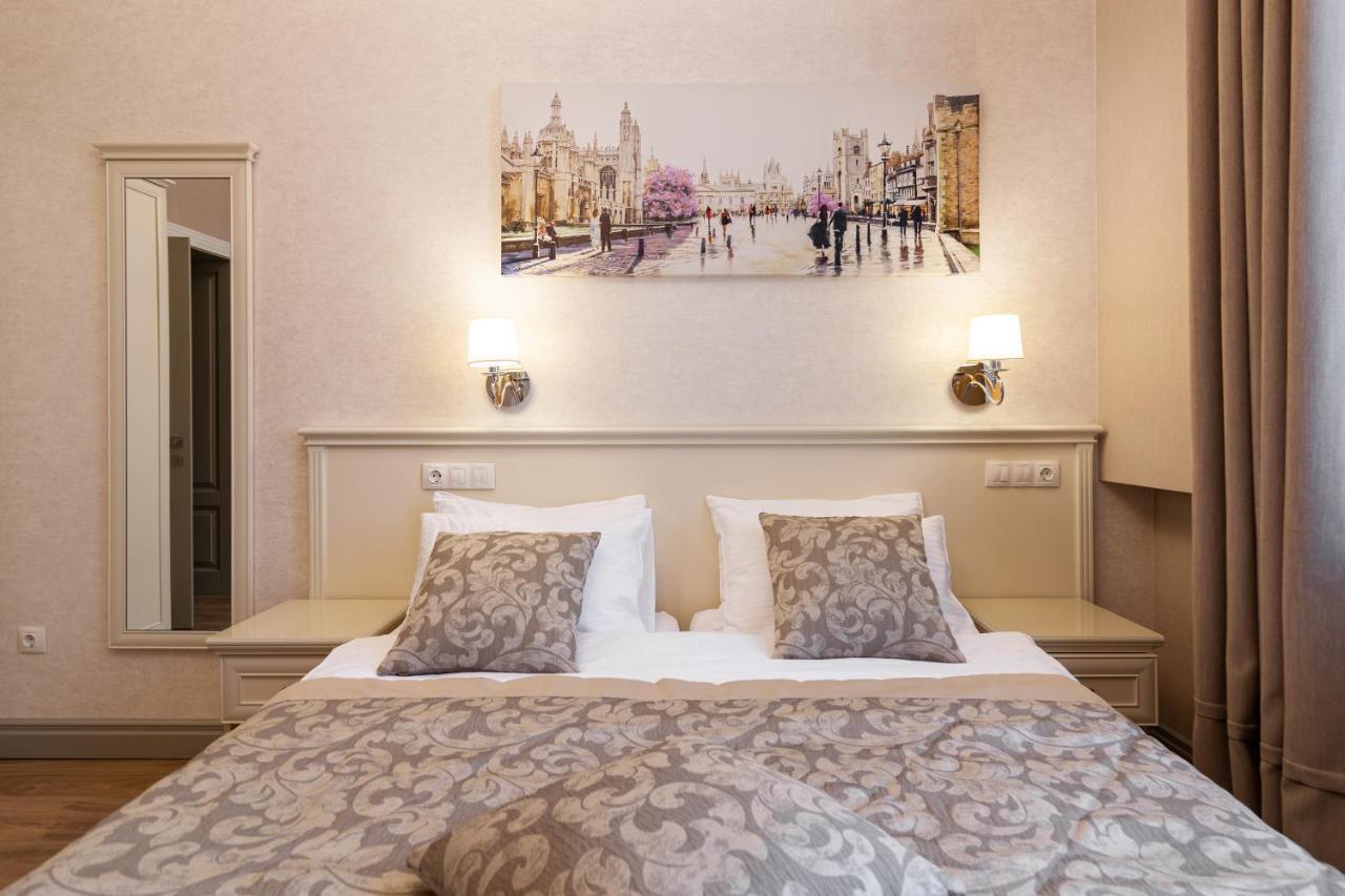 Royal Mini-Apart Hotel On Rynok Square Lviv Ngoại thất bức ảnh